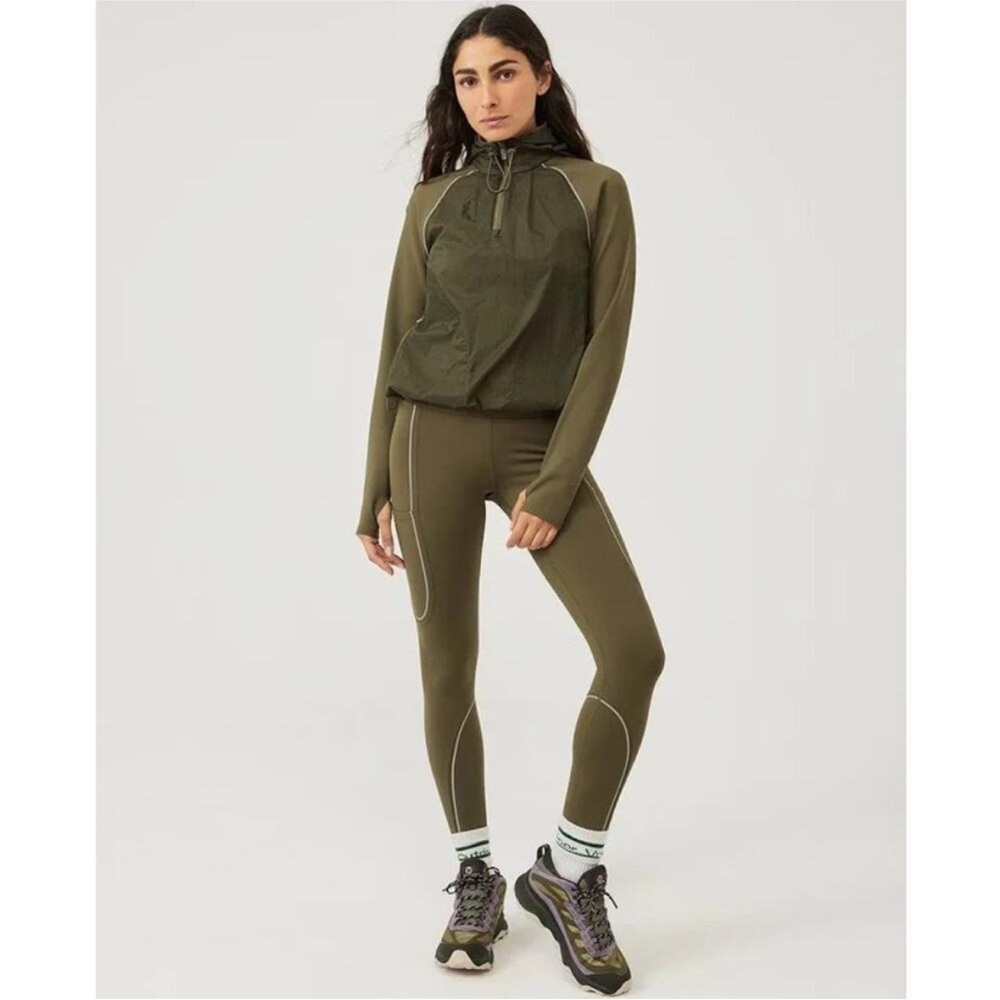 NWT Outdoor Voices Frostknit 7/8 Reflective legging in Vine Olive Green - M